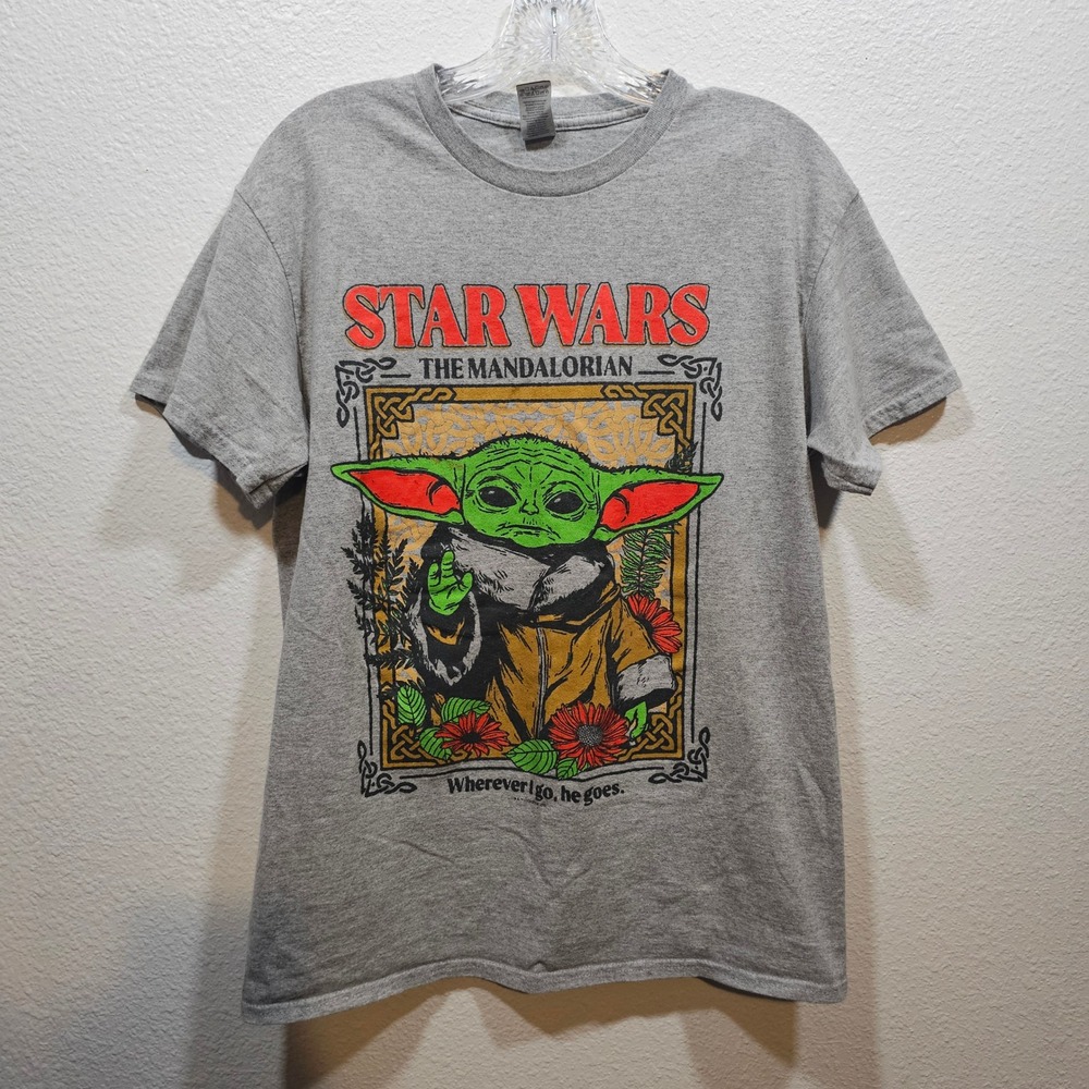 Star Wars The Mandalorian Grogu Baby Yoda Graphic T-Shirt Gray Medium